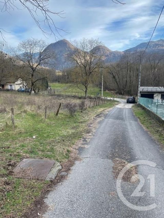 Afficher la photo en grand terrain à vendre - 1910.0 m2 - CIERP GAUD - 31 - MIDI-PYRENEES - Century 21 Pyrénées Immo