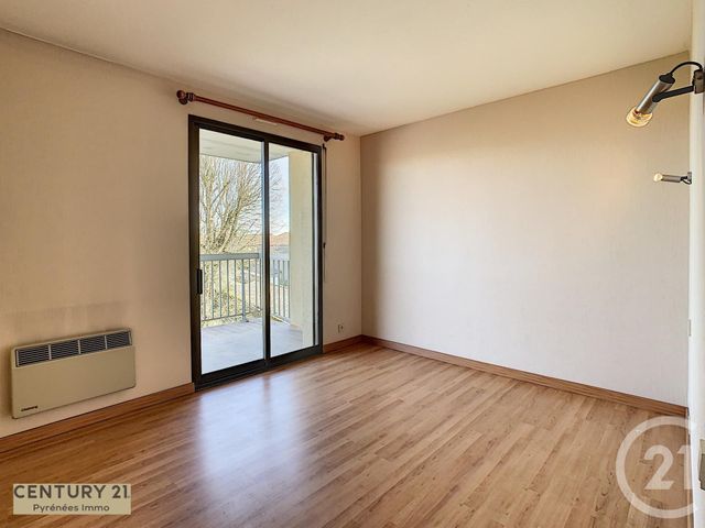Afficher la photo en grand Appartement T3 à vendre - 3 pièces - 62.21 m2 - ST GAUDENS - 31 - MIDI-PYRENEES - Century 21 Pyrénées Immo
