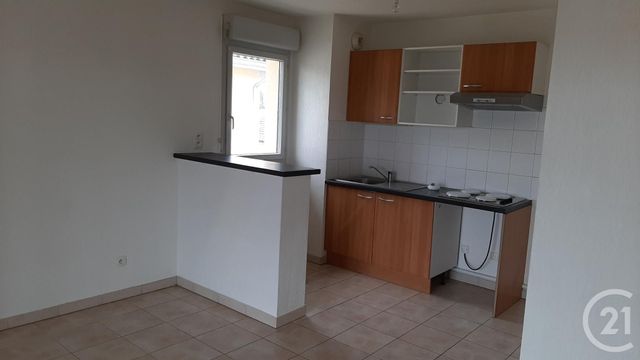 Appartement T3 à louer - 3 pièces - 55.0 m2 - ST GAUDENS - 31 - MIDI-PYRENEES - Century 21 Pyrénées Immo Appartement T3 à louer - 3 pièces - 55.0 m2 - ST GAUDENS - 31 - MIDI-PYRENEES - Century 21 Pyrénées Immo