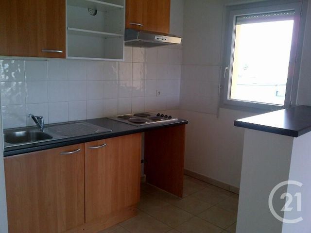 Appartement T3 à louer - 3 pièces - 52.0 m2 - ST GAUDENS - 31 - MIDI-PYRENEES - Century 21 Pyrénées Immo Appartement T3 à louer - 3 pièces - 52.0 m2 - ST GAUDENS - 31 - MIDI-PYRENEES - Century 21 Pyrénées Immo