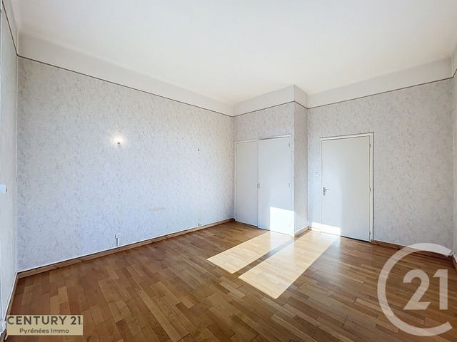 Afficher la photo en grand Appartement F3 bis à vendre - 3 pièces - 120.34 m2 - ST GAUDENS - 31 - MIDI-PYRENEES - Century 21 Pyrénées Immo