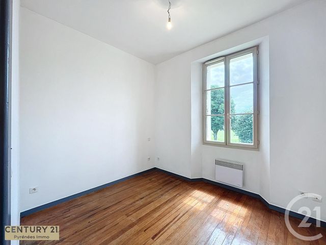 Afficher la photo en grand Appartement T4 à louer - 4 pièces - 76.41 m2 - BOULOGNE SUR GESSE - 31 - MIDI-PYRENEES - Century 21 Pyrénées Immo