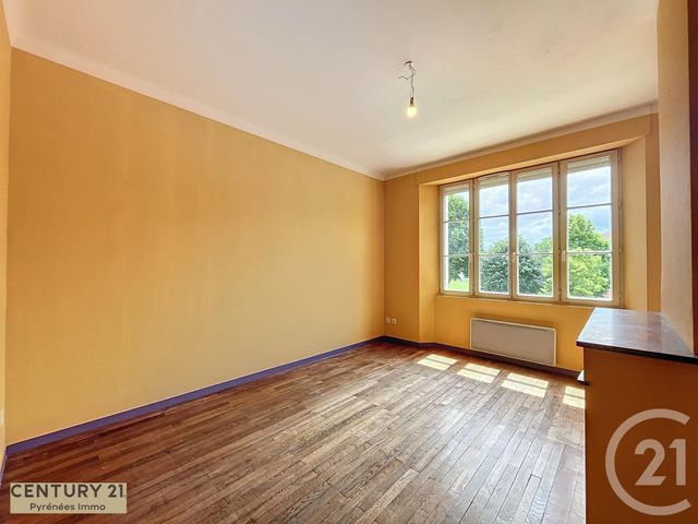 Afficher la photo en grand Appartement T4 à louer - 4 pièces - 76.41 m2 - BOULOGNE SUR GESSE - 31 - MIDI-PYRENEES - Century 21 Pyrénées Immo