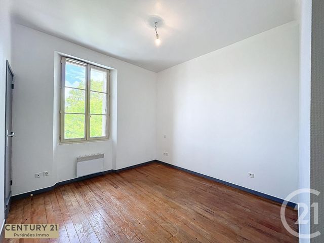 Afficher la photo en grand Appartement T4 à louer - 4 pièces - 76.41 m2 - BOULOGNE SUR GESSE - 31 - MIDI-PYRENEES - Century 21 Pyrénées Immo