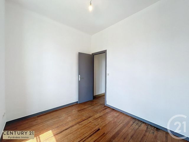 Afficher la photo en grand Appartement T4 à louer - 4 pièces - 76.41 m2 - BOULOGNE SUR GESSE - 31 - MIDI-PYRENEES - Century 21 Pyrénées Immo