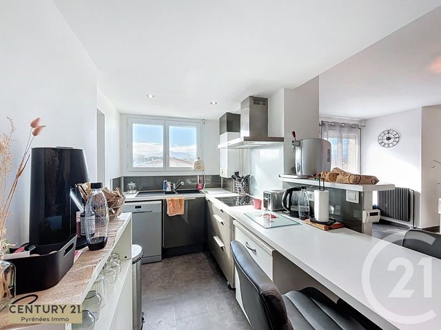 Afficher la photo en grand Appartement F3 à vendre - 3 pièces - 82.0 m2 - ST GAUDENS - 31 - MIDI-PYRENEES - Century 21 Pyrénées Immo