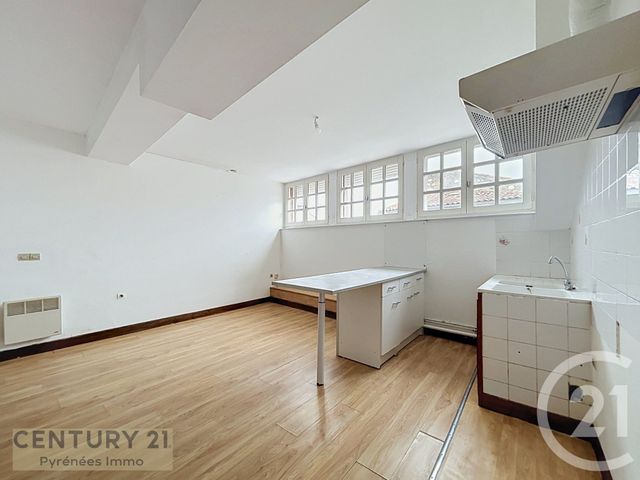 Appartement F1 à louer - 1 pièce - 27.4 m2 - MONTREJEAU - 31 - MIDI-PYRENEES - Century 21 Pyrénées Immo