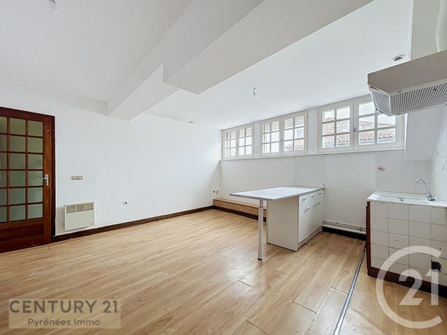 Appartement F1 à louer - 1 pièce - 27.4 m2 - MONTREJEAU - 31 - MIDI-PYRENEES - Century 21 Pyrénées Immo