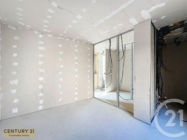 Appartement F4 à vendre - 4 pièces - 165.0 m2 - BAGNERES DE LUCHON - 31 - MIDI-PYRENEES - Century 21 Pyrénées Immo