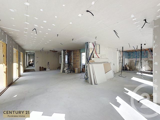 Appartement F4 à vendre - 4 pièces - 165.0 m2 - BAGNERES DE LUCHON - 31 - MIDI-PYRENEES - Century 21 Pyrénées Immo