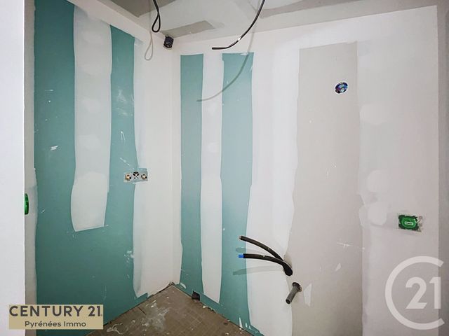 Appartement T3 à vendre - 3 pièces - 56.6 m2 - BAGNERES DE LUCHON - 31 - MIDI-PYRENEES - Century 21 Pyrénées Immo